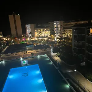 https://complex-penthouse-cristimar.tenerifehoteles.net